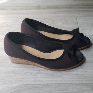 Girls peep-toe wedges
